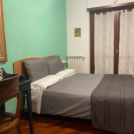 Bed and Breakfast Bb Nuova Fiera Di Roma à Fiumicino Extérieur photo