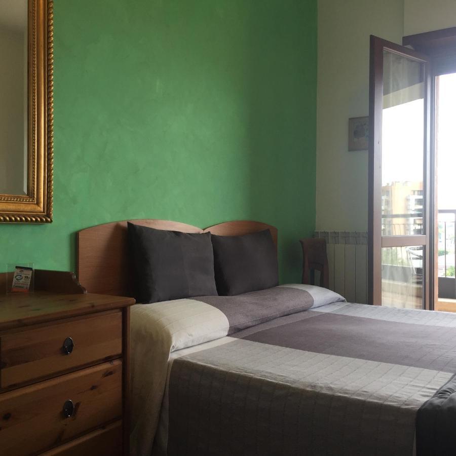 Bed and Breakfast Bb Nuova Fiera Di Roma à Fiumicino Extérieur photo