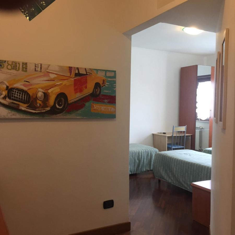 Bed and Breakfast Bb Nuova Fiera Di Roma à Fiumicino Extérieur photo